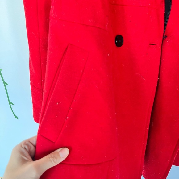 Woman Zara Bold Red Trench Coat. Perfect for cool/cold weather - Picture 11 of 14